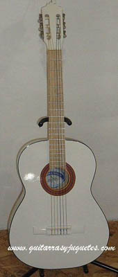 Guitarra Económica modelo GPE de Paracho Vista 3